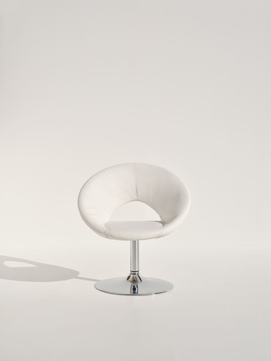 Plump White Swivel