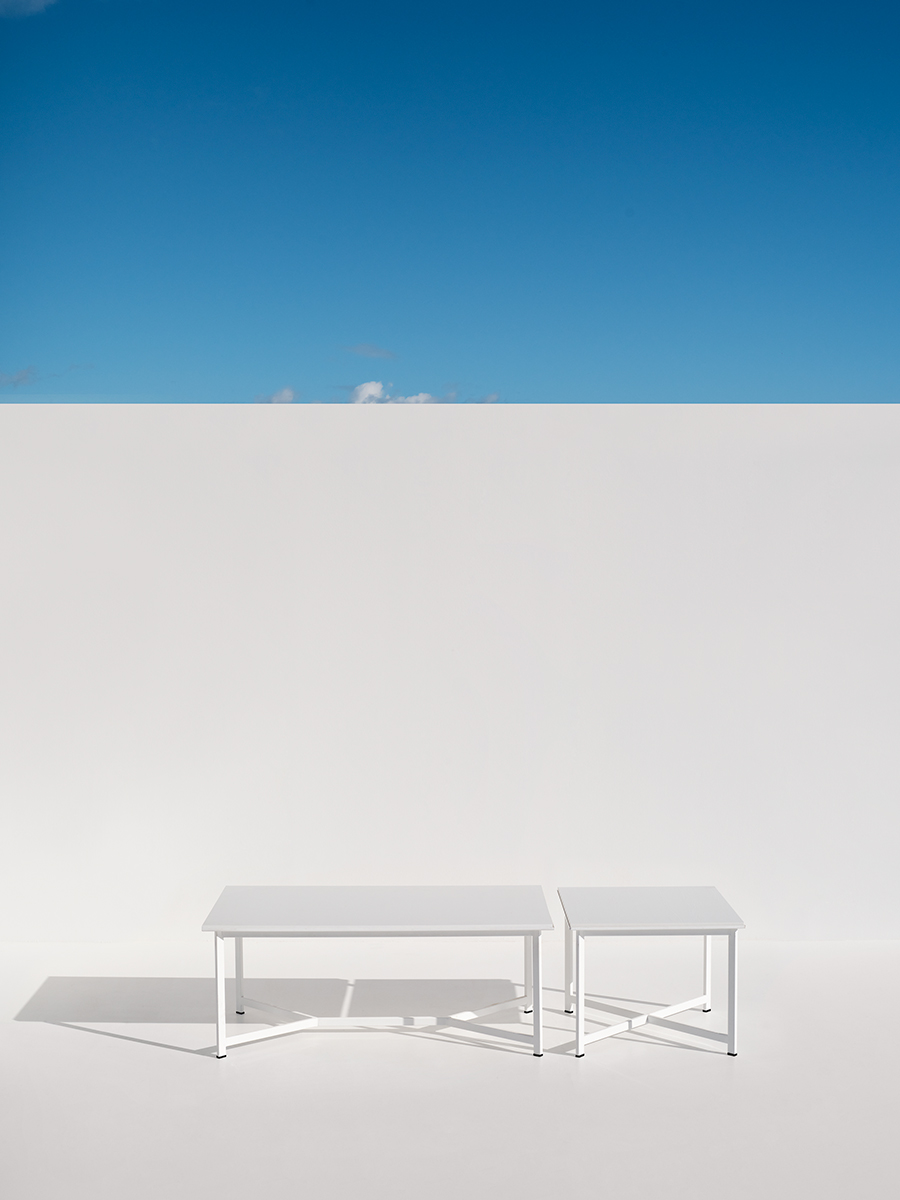 Switch White Lounge & Side Table