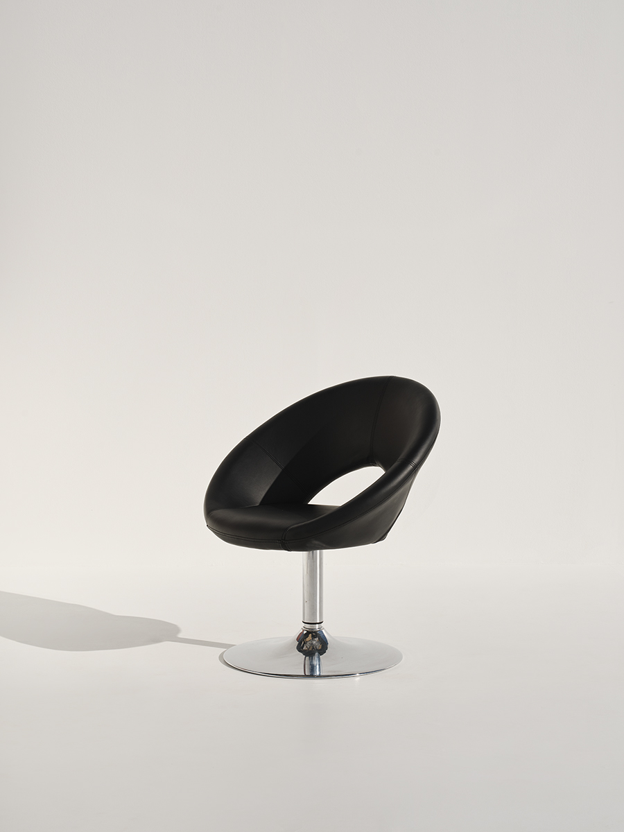 Plump Black Swivel 