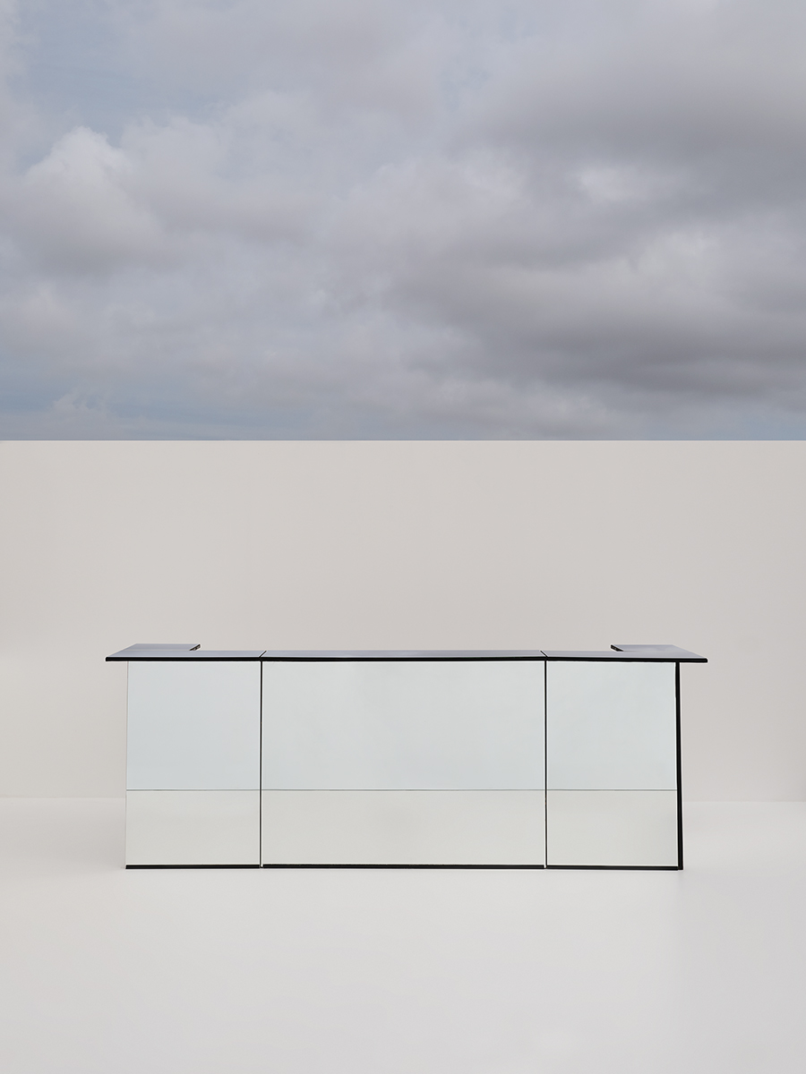 Twist Mirror Bar