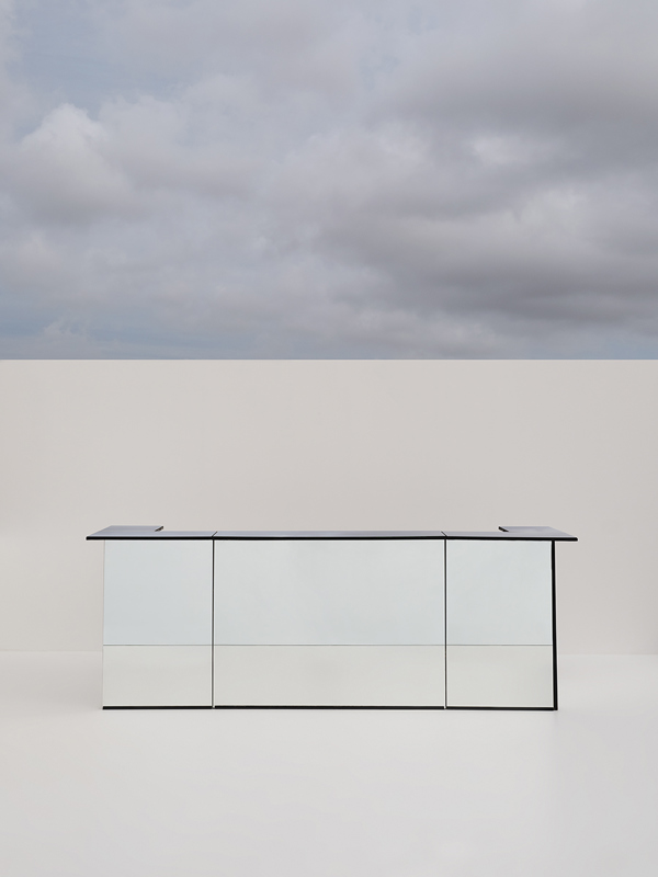 Twist Mirror Bar