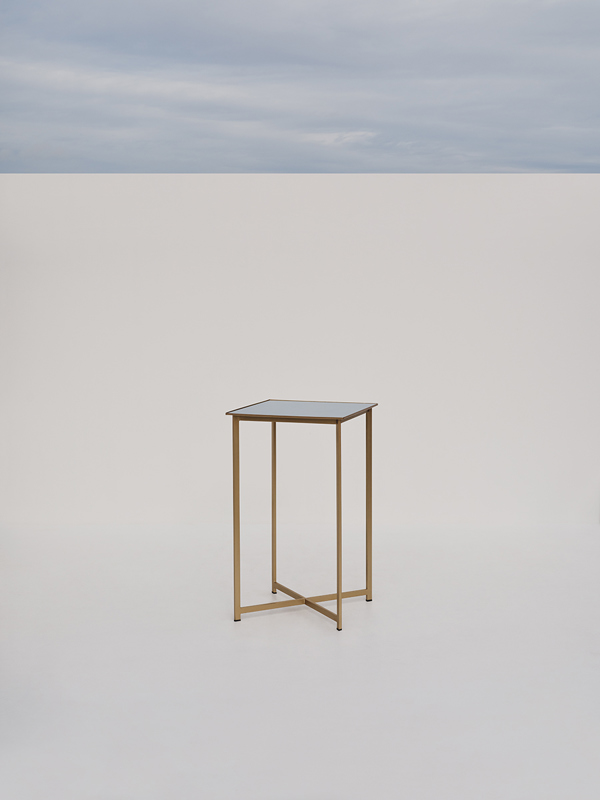 Switch Gold Bar Table